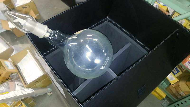 ガラスフラスコ専用通い箱を製作しました